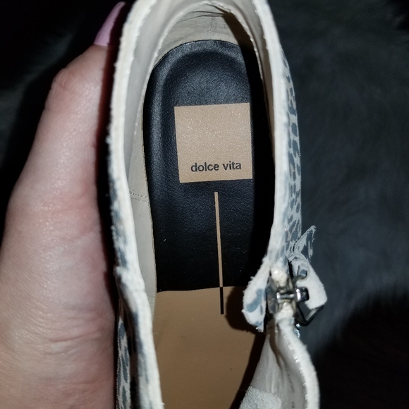 New Dolce Vita Leopard booties - Picture 3 of 9